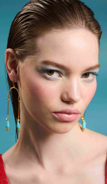 KYMA ατσάλινο σκουλαρίκι με επίχρυσο 24κ στοιχείο και γαλάζιο χαολίτη.